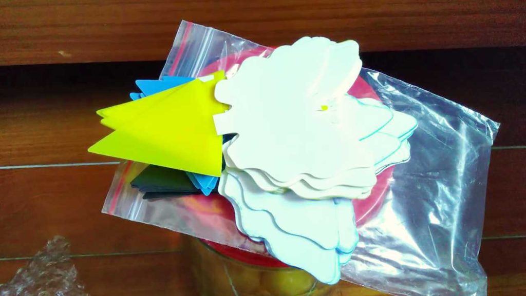 いろんな色の粘着シート